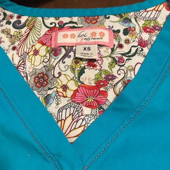 Koi xs teal scrub top - Picture 2 of 3